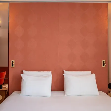 Hotel Kyriad Prestige Paris 4*