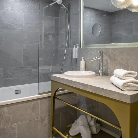 Kyriad Prestige Paris Hotel 4*